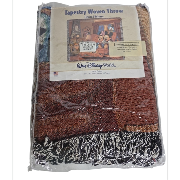 Walt Disney World Limited Edition Mickey Mouse Tapestry Throw NEW - Picture 1 of 3